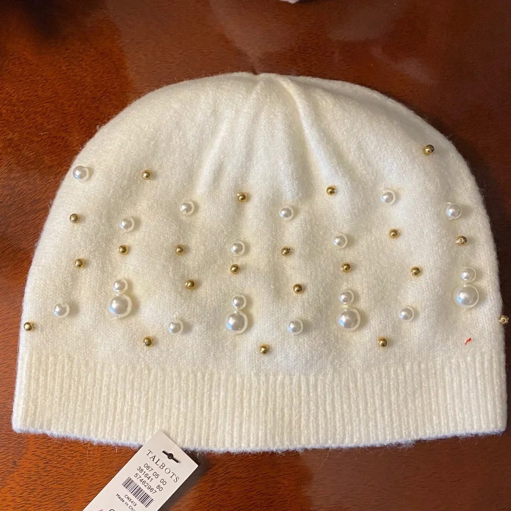 💐 Talbots White Beanie Adorned with Pearls & Gold Beads • NWT - Picture 2 of 5